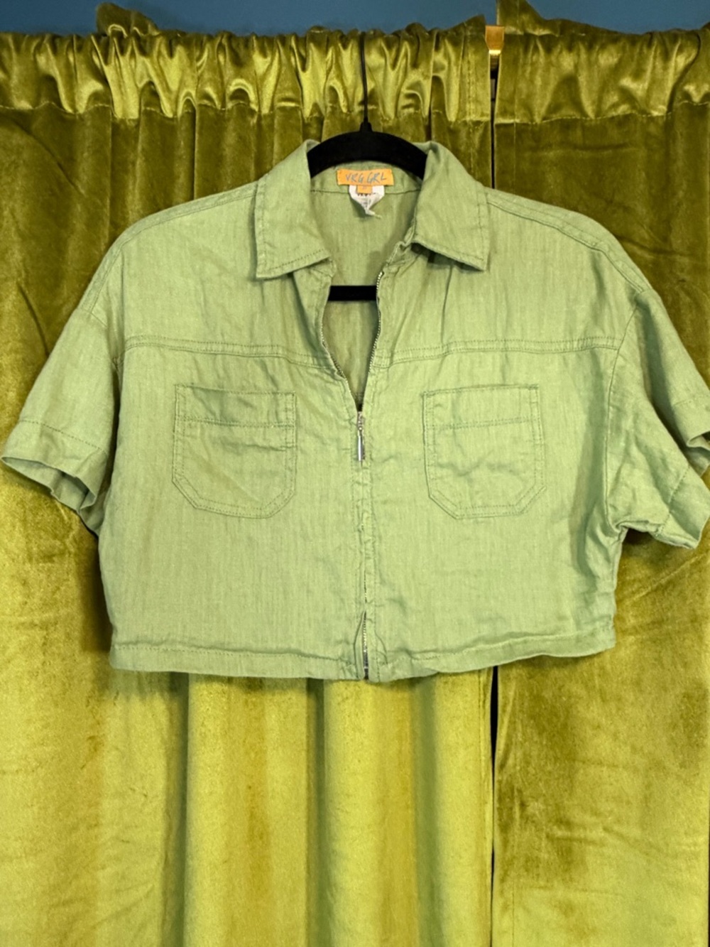 VRG Girl Baja Linen Cropped Collared Zip Up Blouse in Green. US 2. Retail $72